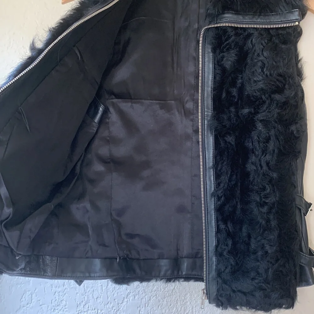 Vest - Picture 5 of 8